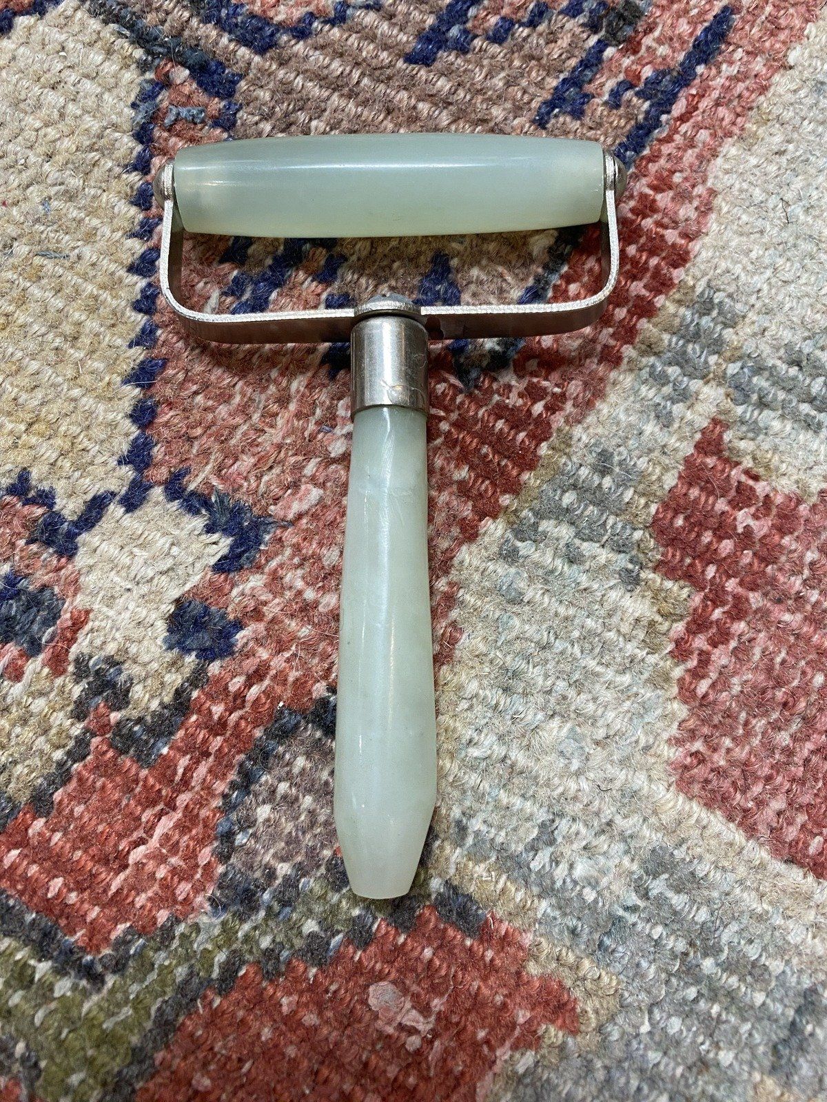 Genuine Chinese Jade Face Roller Wellness Tool 2
