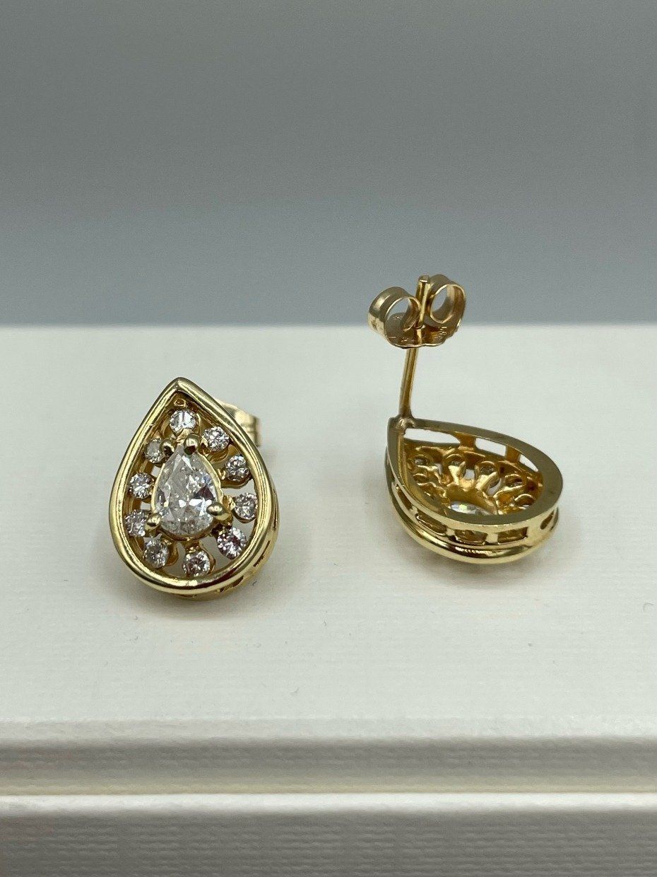 14k Gold Tear Shaped 1.8ctw Diamond Stud Earrings w Pear Cut Diamond Centers 2
