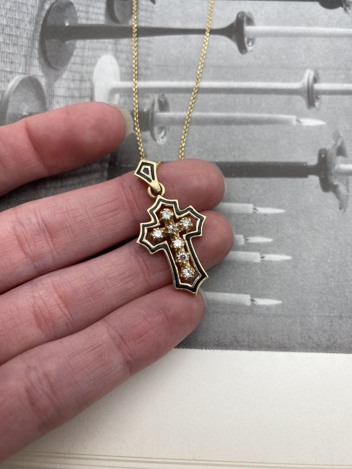 Vintage c.1960s Antique Inspired 14k Gold + Black Enamel 1.25L Mini Diamond Buttercup Cross Necklace 18#3421 5