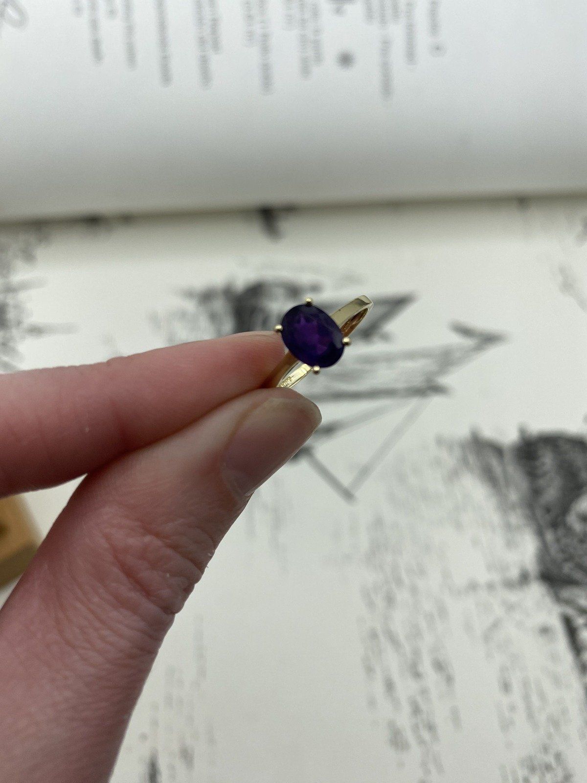 Minimal 10k Gold Oval Faceted Solitaire Amethyst Ring 4
