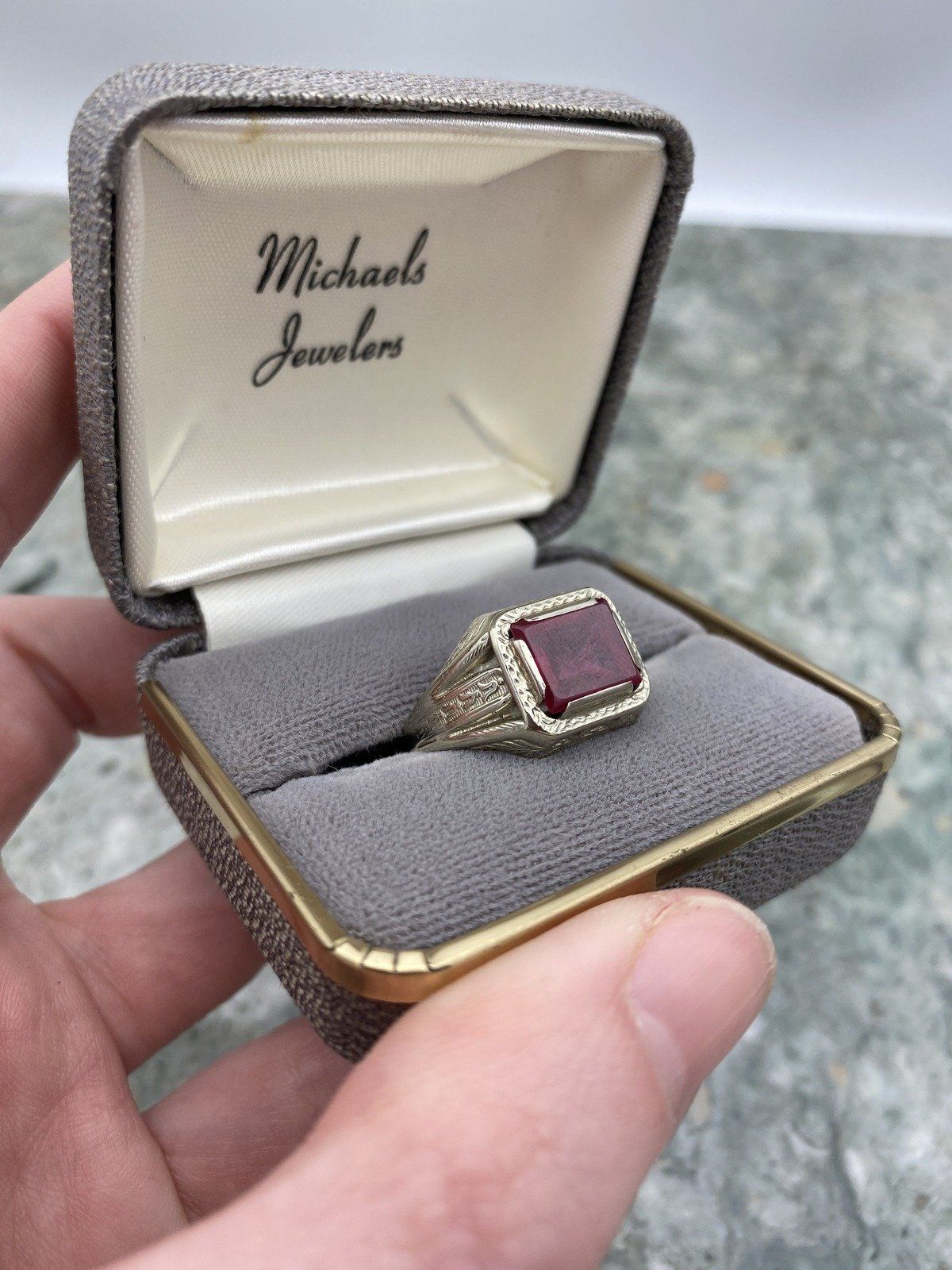 Vintage 14k White Gold Art Deco Wreath + Wheat Ruby Glass Men's Bezel Set Ring 6