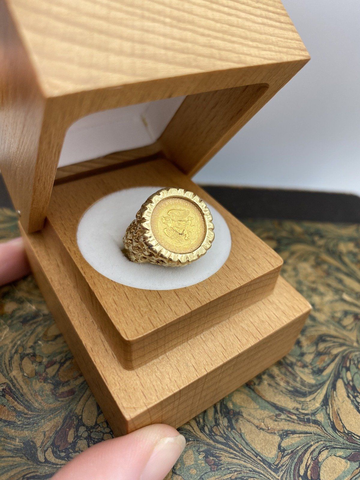 Vintage c.1945 21.6k Gold Dos Peso + 14k Nugget Bezel Ring. Sz 4 3