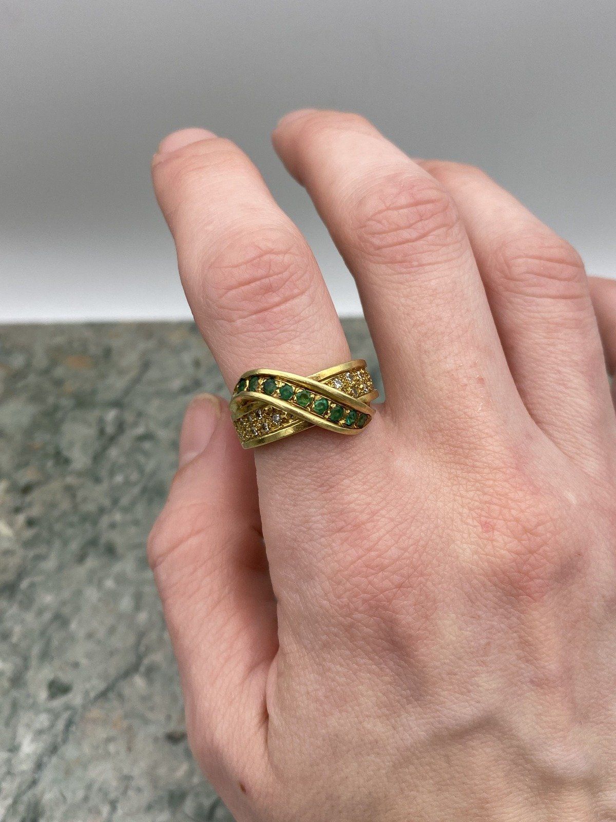Stunning 22k Gold Pave Diamond + Emerald Knot Ring w Girthy Band #2937 3