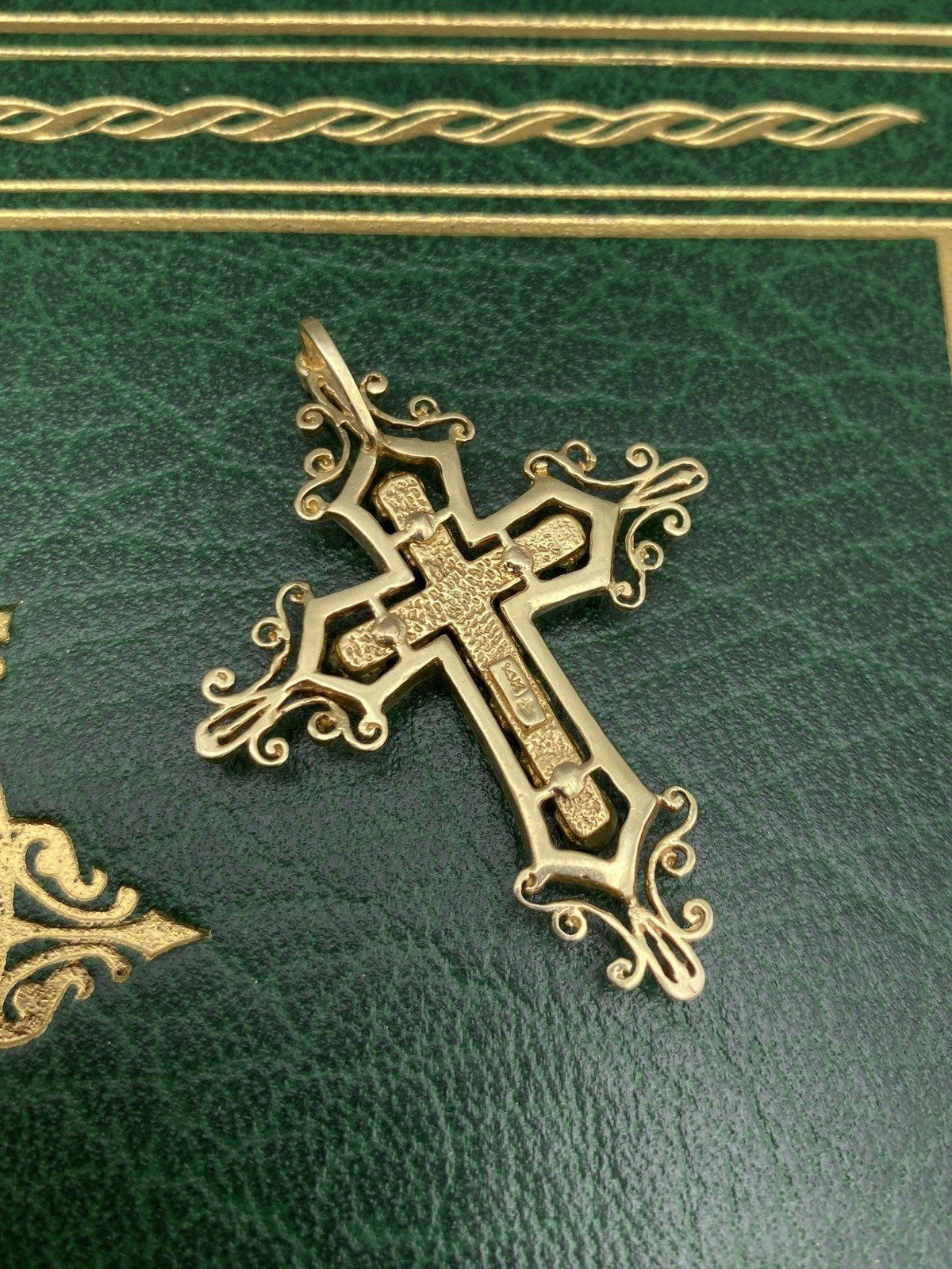 Vintage 14k Gold Black Enamel Detailed 1.1ctw Diamond 2 Ornate Cross Pendant #2669 2