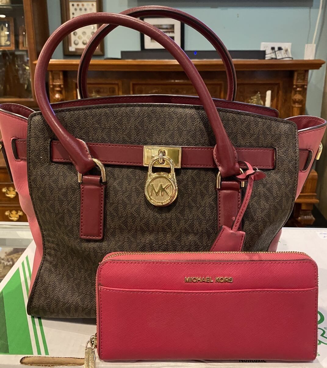 Michael Kors AV 1705 Purse and Wallet
