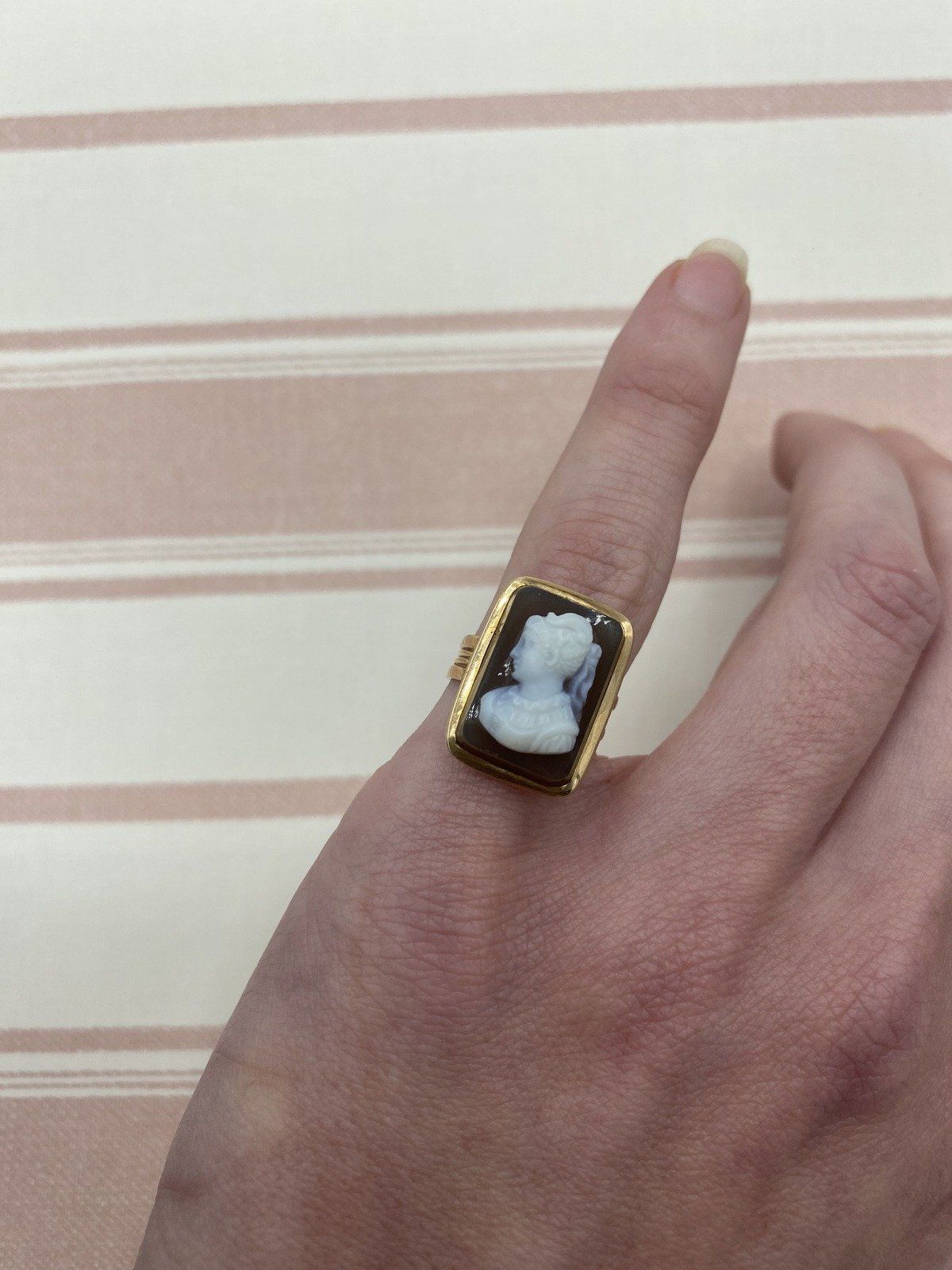 Antique 14k Rose Gold Rectangular Left Facing Sardonyx Cameo Ring 4
