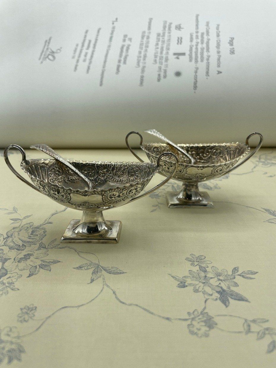 C.1909 Sheffield Imported Atkins Brothers Ornate Sterling Silver Gold Wash Salt Dishes + Spoons