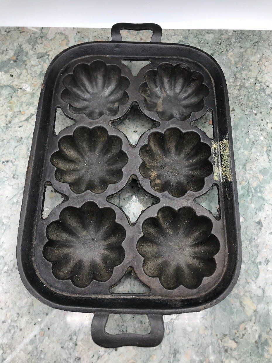 Cast Iron Scalloped Muffin Pan 2
