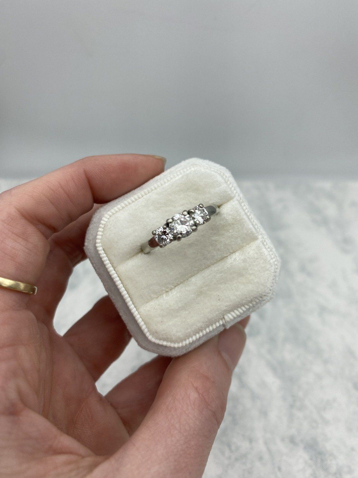 Classic Substantial Weight 14k White Gold 1.55ctw Round Diamond Engagement Ring w .75ct Center Round Stone 5