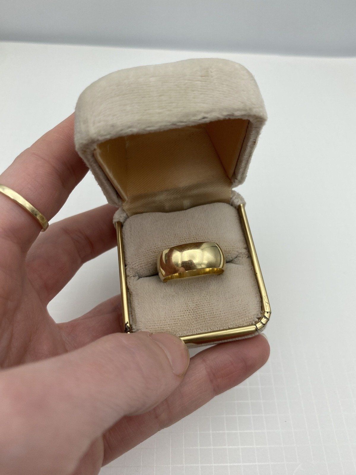 Lovely 14k Gold Wide 7mm Rounded Cigar Ring Band 2
