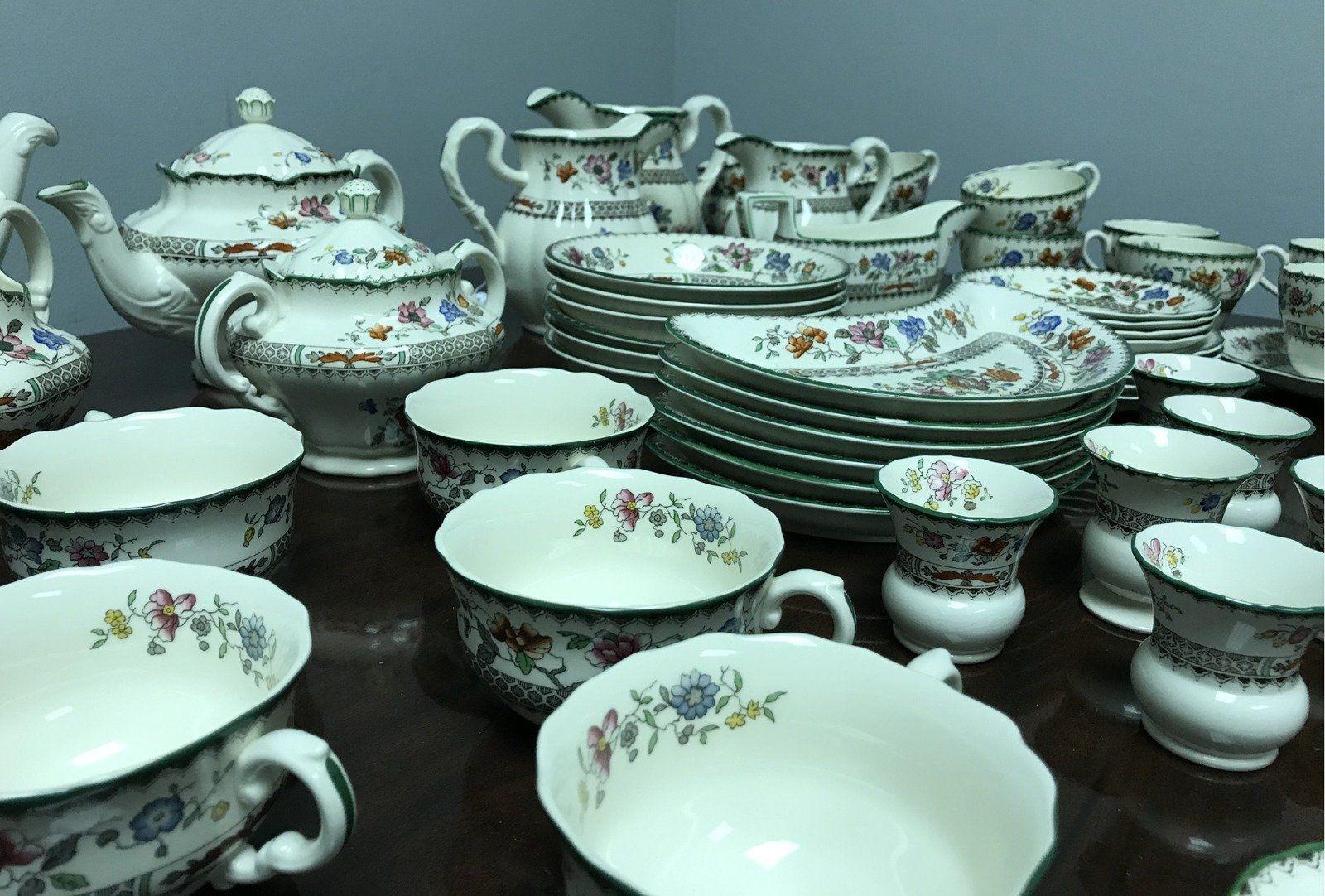 Spode & Copeland England Chinese Rose China Serving for 12 Plus 5