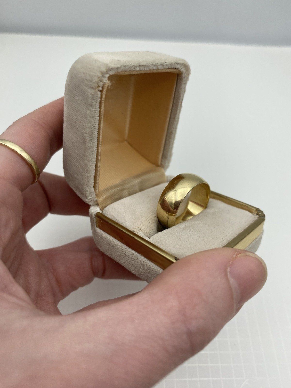Lovely 14k Gold Wide 7mm Rounded Cigar Ring Band 5