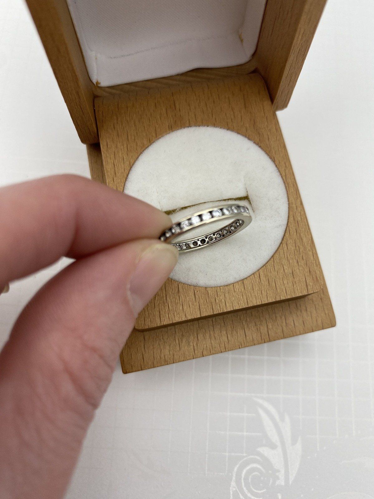 Vintage 10k White Gold 1ctw Round Diamond Channel Set Eternity Bridal Ring Band 2