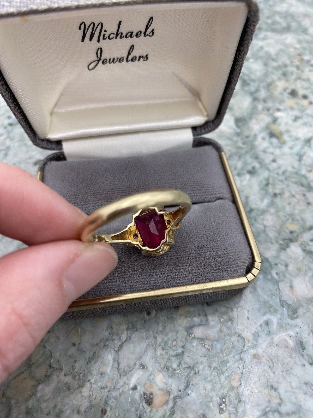 Men's Antique 14k Gold Ruby Red Glass Ring w Handsome Setting + Diamond Shoulder Detail #3132 8
