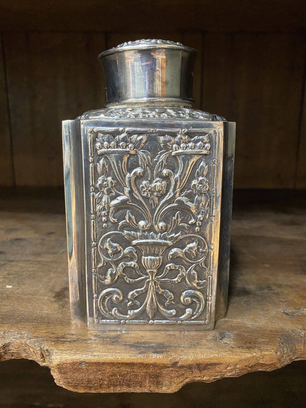 Wallace Silver Plated Pictoral Large Tea/Tobacco Jar Caddy 2