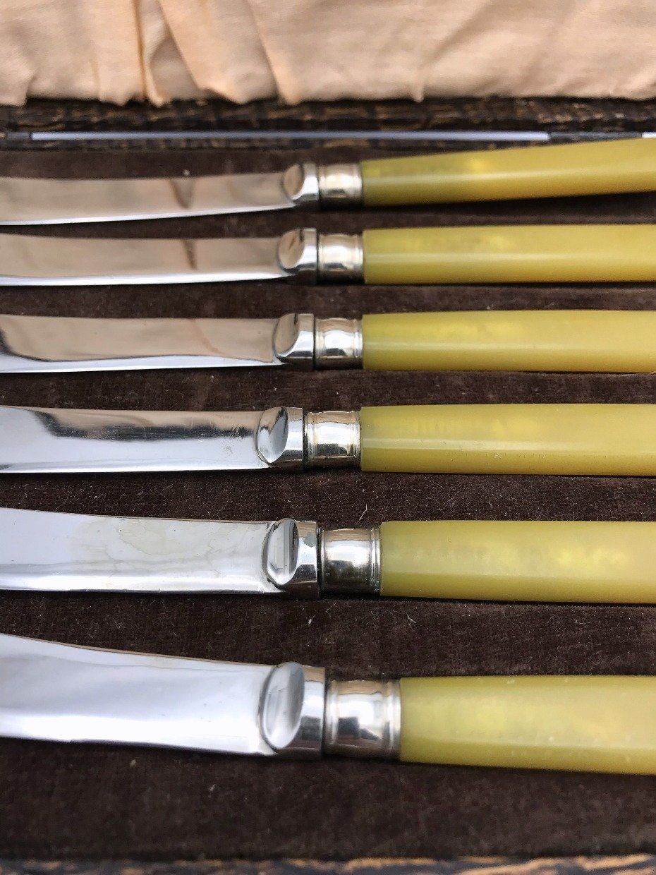 Bakelite Handle Stainless Blades Vintage Butter Knife Set of 6 2