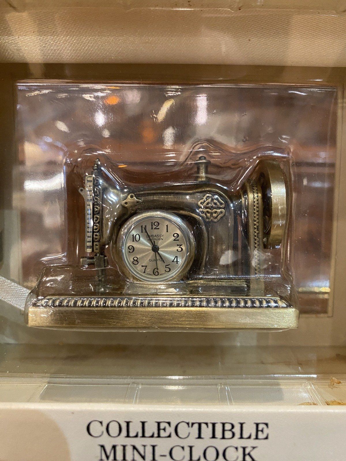Mini Collectible Embassy Gruen Singer Sewing Machine Desk Clock 2
