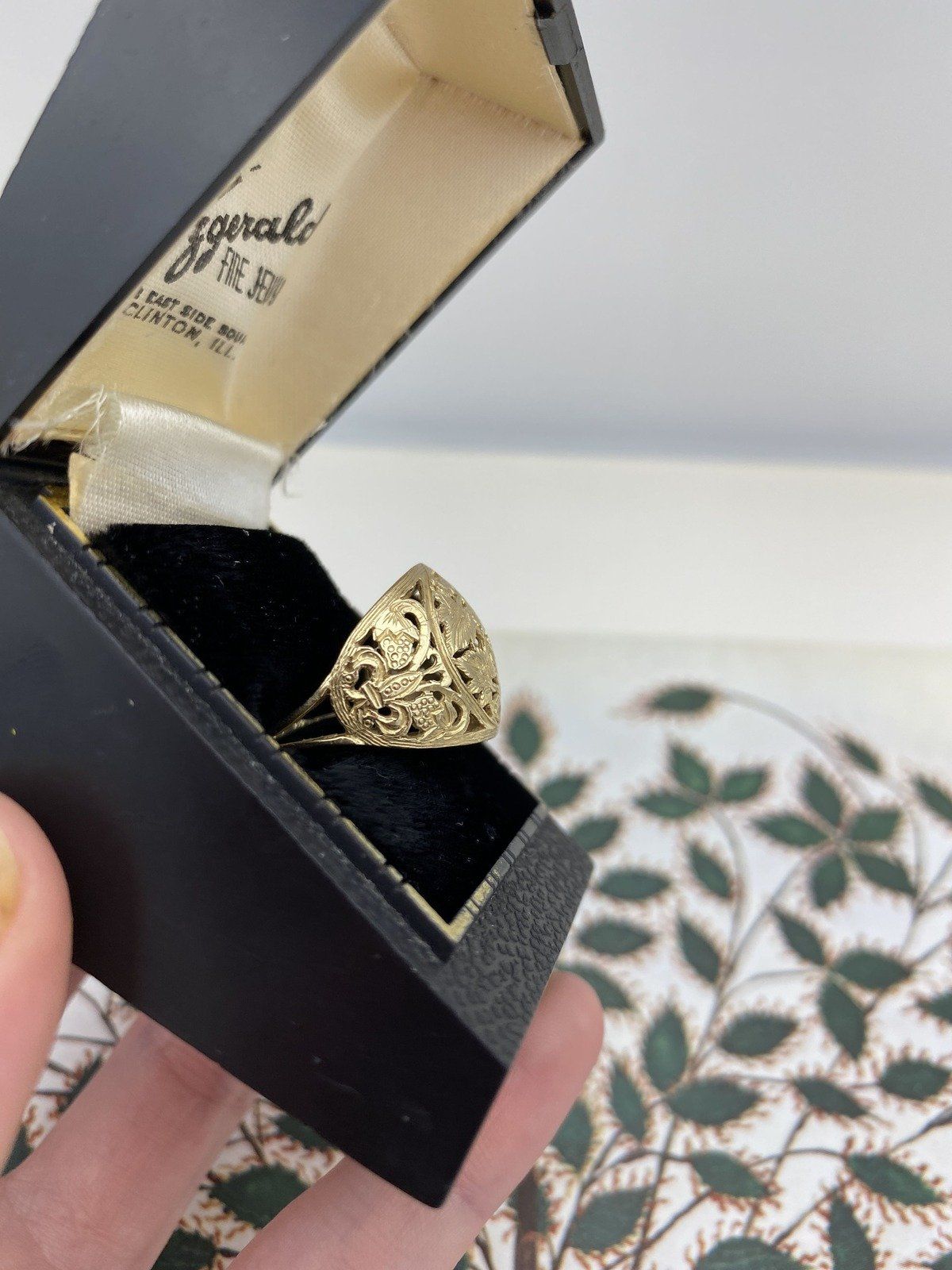 Lovely Reticulated Vintage Italian 14k Gold Acanthus Bombe Ring 3