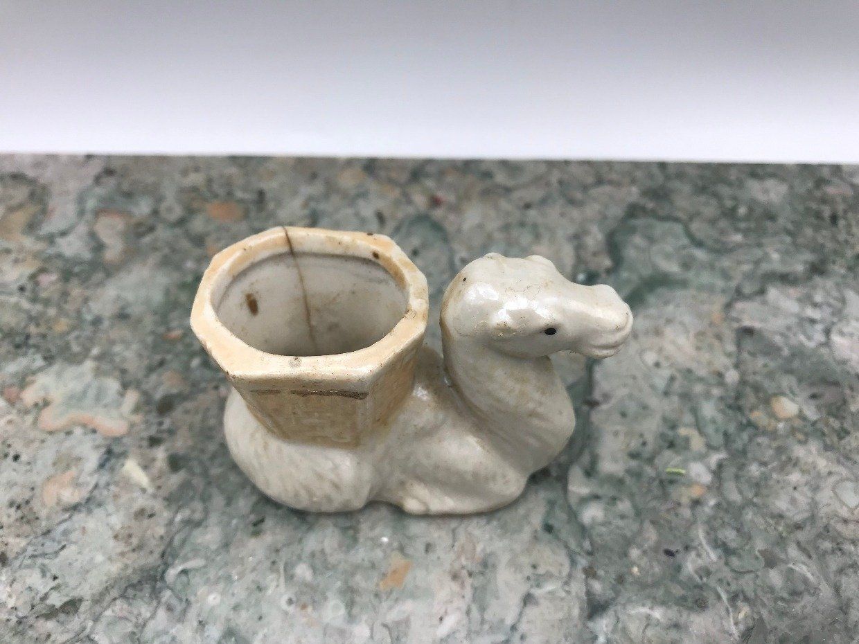 Vintage Opaline Camel Toothpick Holder 2