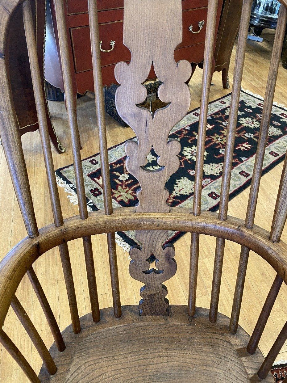 Arched Windsor Chair w Pierced Wood Back 3