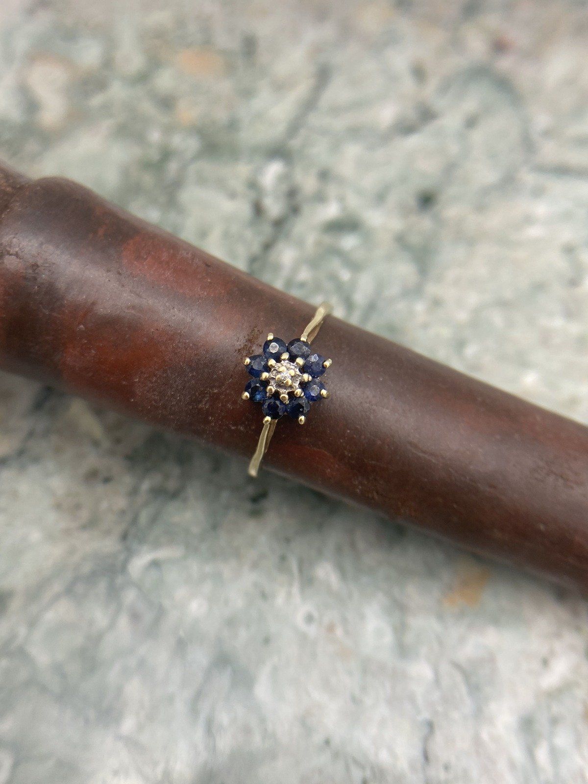 Vintage 10k Gold Blue Sapphire Cluster Daisy Flower Ring 4