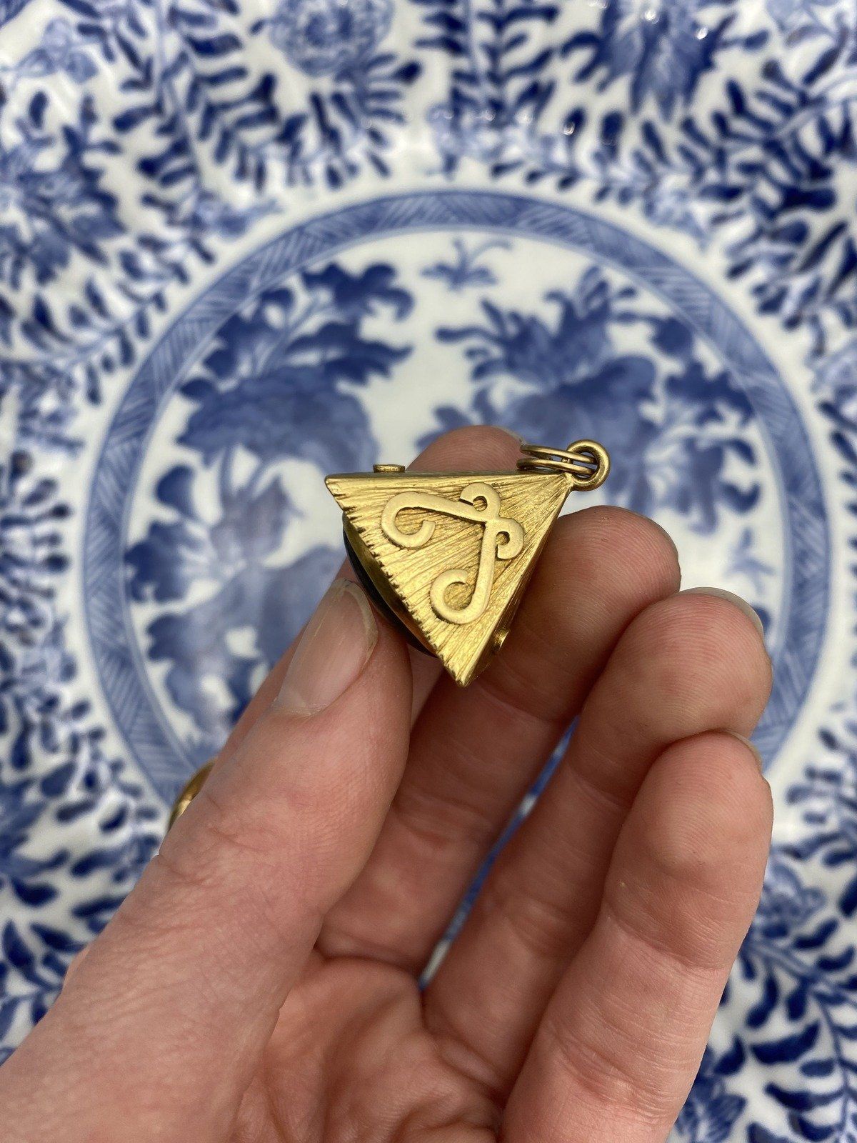 Gorgeous Vintage 18k Gold Etruscan Revival Brown Agate Fob Charm w Scroll Work Detail 6