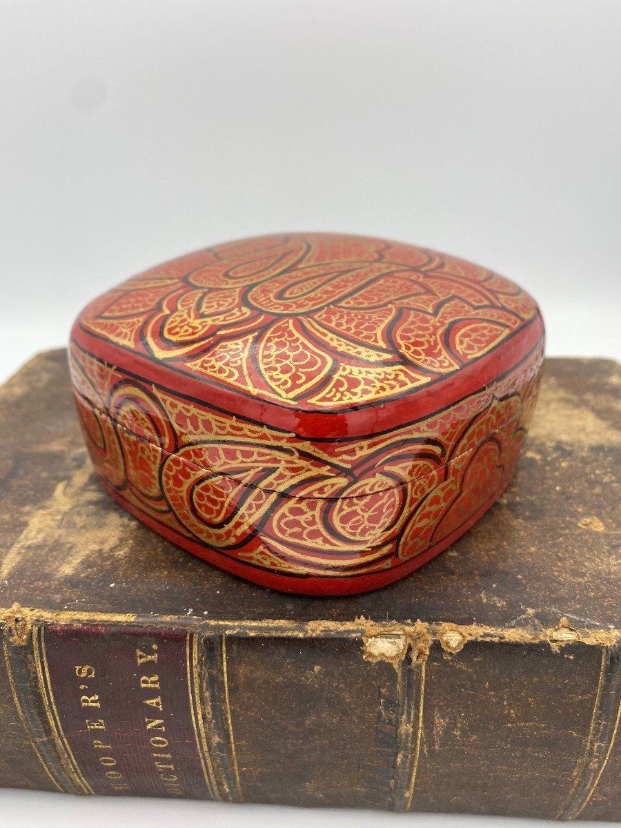 Vintage Fetco Red and Gilt Papier Mache Trinket Box 2