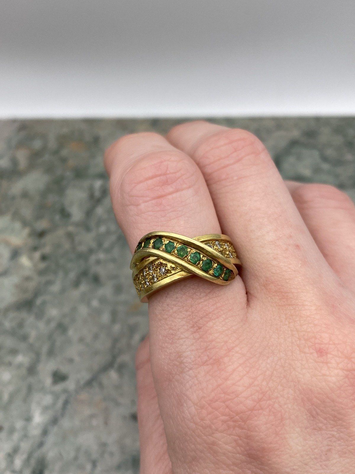Stunning 22k Gold Pave Diamond + Emerald Knot Ring w Girthy Band #2937 9