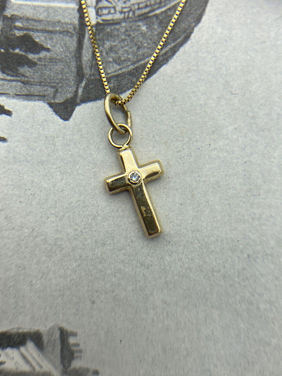 14k Gold Ladies Teeny Tiny Traditional 16 L Drop Necklace w Small Diamond 5
