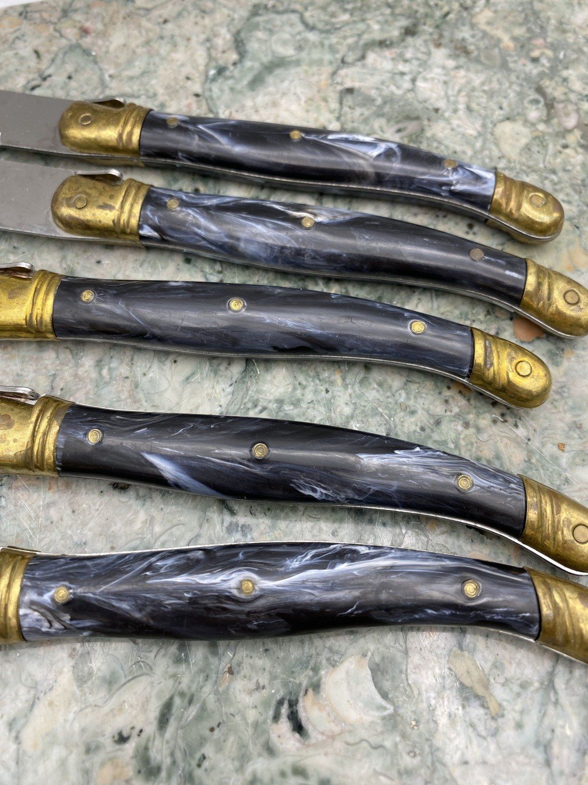 5x Vintage French LAGUIOLE Steak Knives w Bee Adornment Culinary Steel and Brass Knives 2