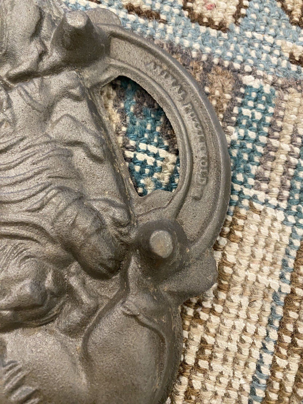 Vintage c.1984 John Wright Cast Iron Animal Figural Cookie Mold w Handles 5