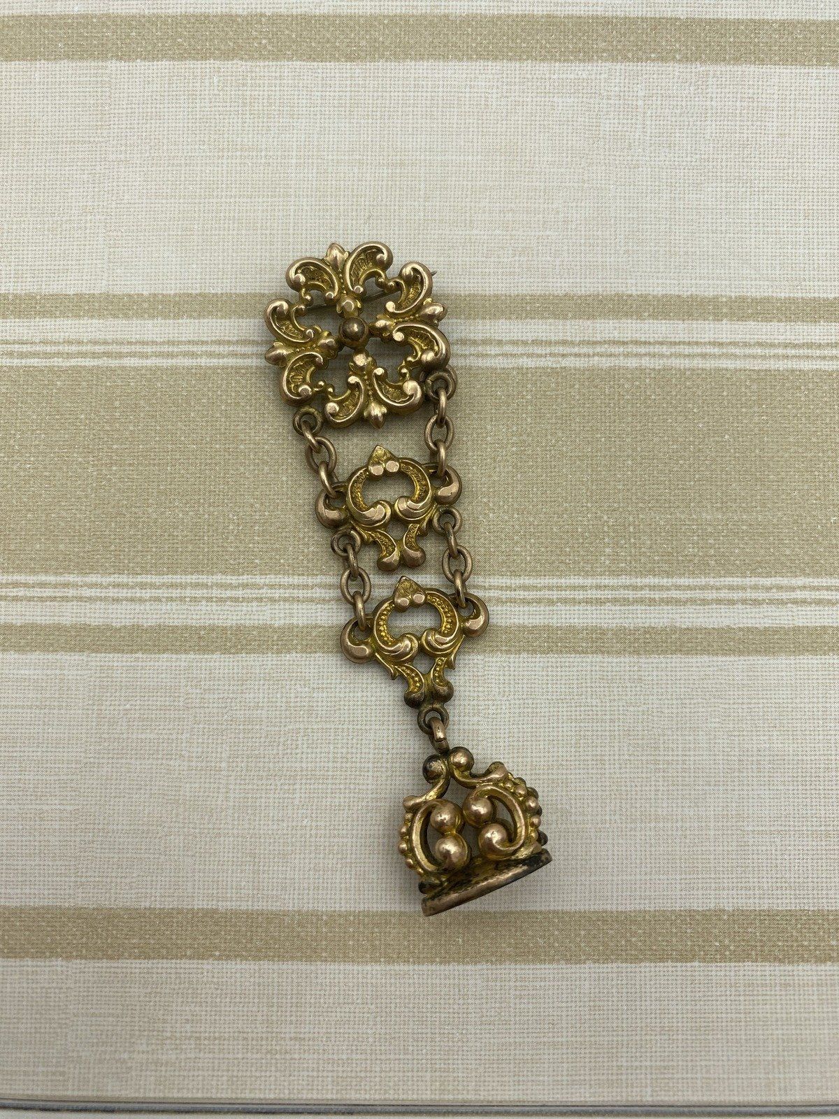 Collectible Antique Early Victorian Gold Filled Acanthus Tiered Wax Seal Fob Brooch 2