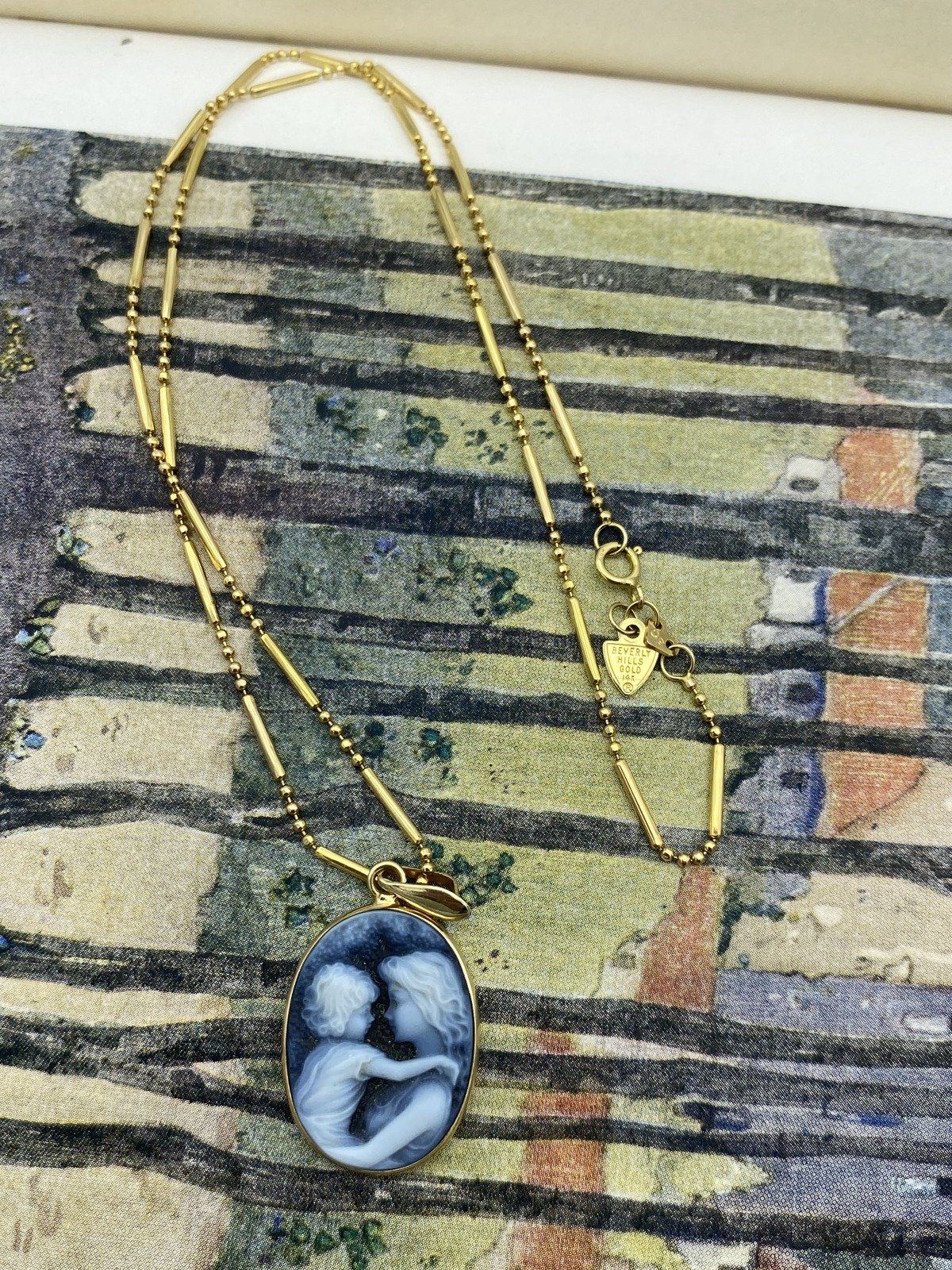 Vintage 14k Gold B&W Mother + Child Cameo Necklace w Bead + Barrel Beverly Hills Gold 16L Chain #3013 2