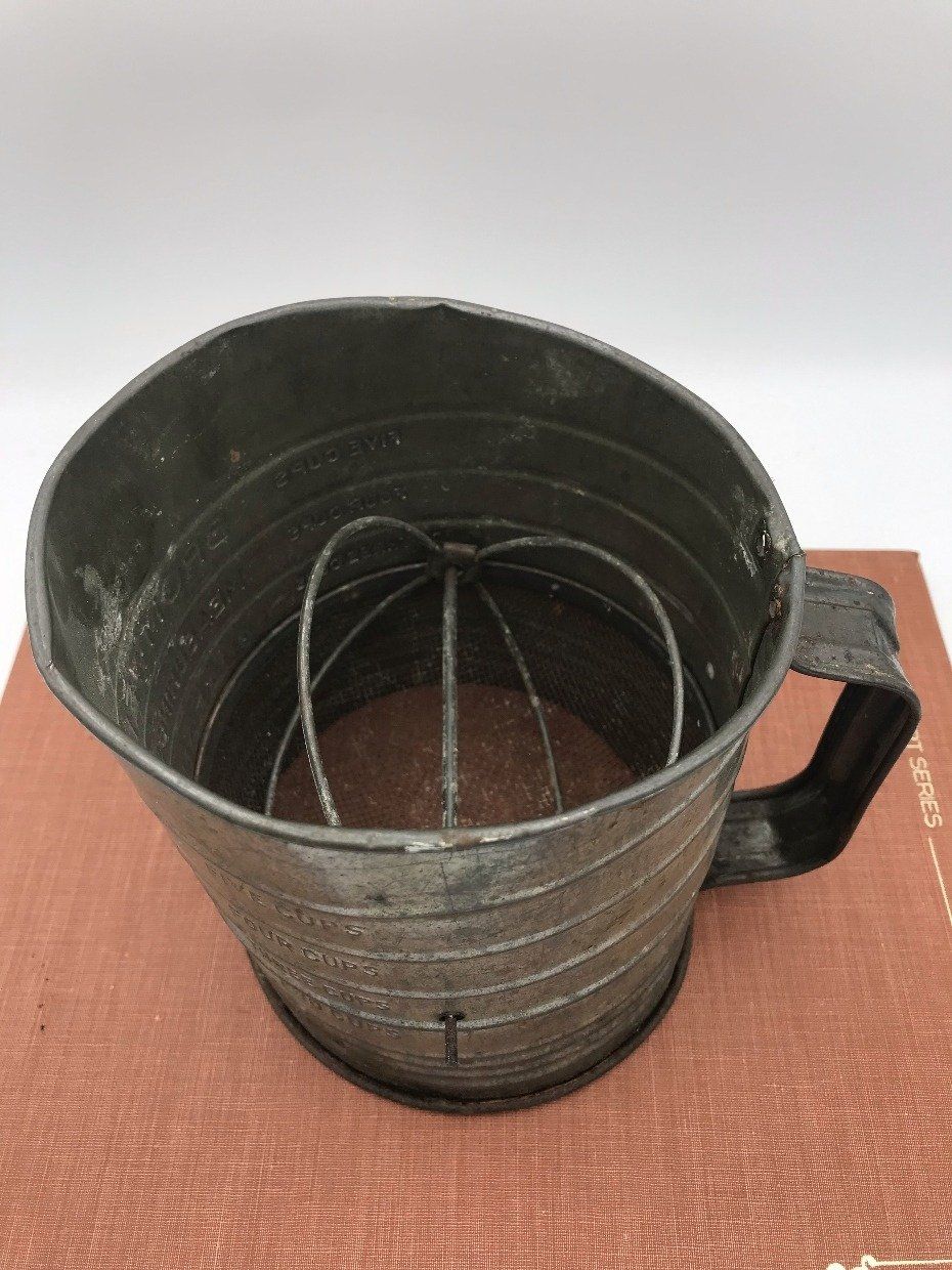 Vintage Tin Bromwell's Measuring Flour Sifter 4