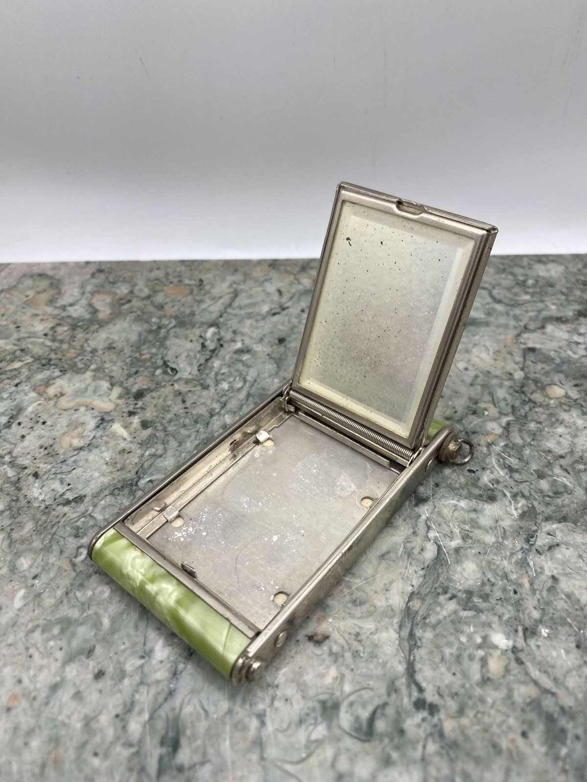 Lucy Myers Green Lucite Empty/Clean Compact 788 2