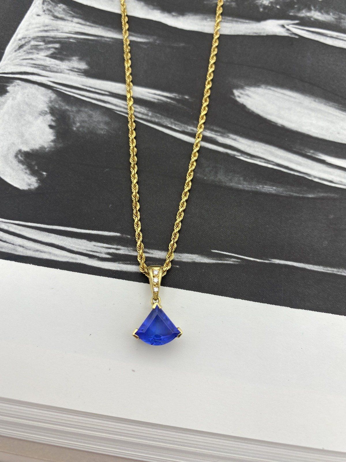 18k Gold Natural Blue Tanzanite Round Trillion 18L Drop Necklace w Diamond Bail Details 2