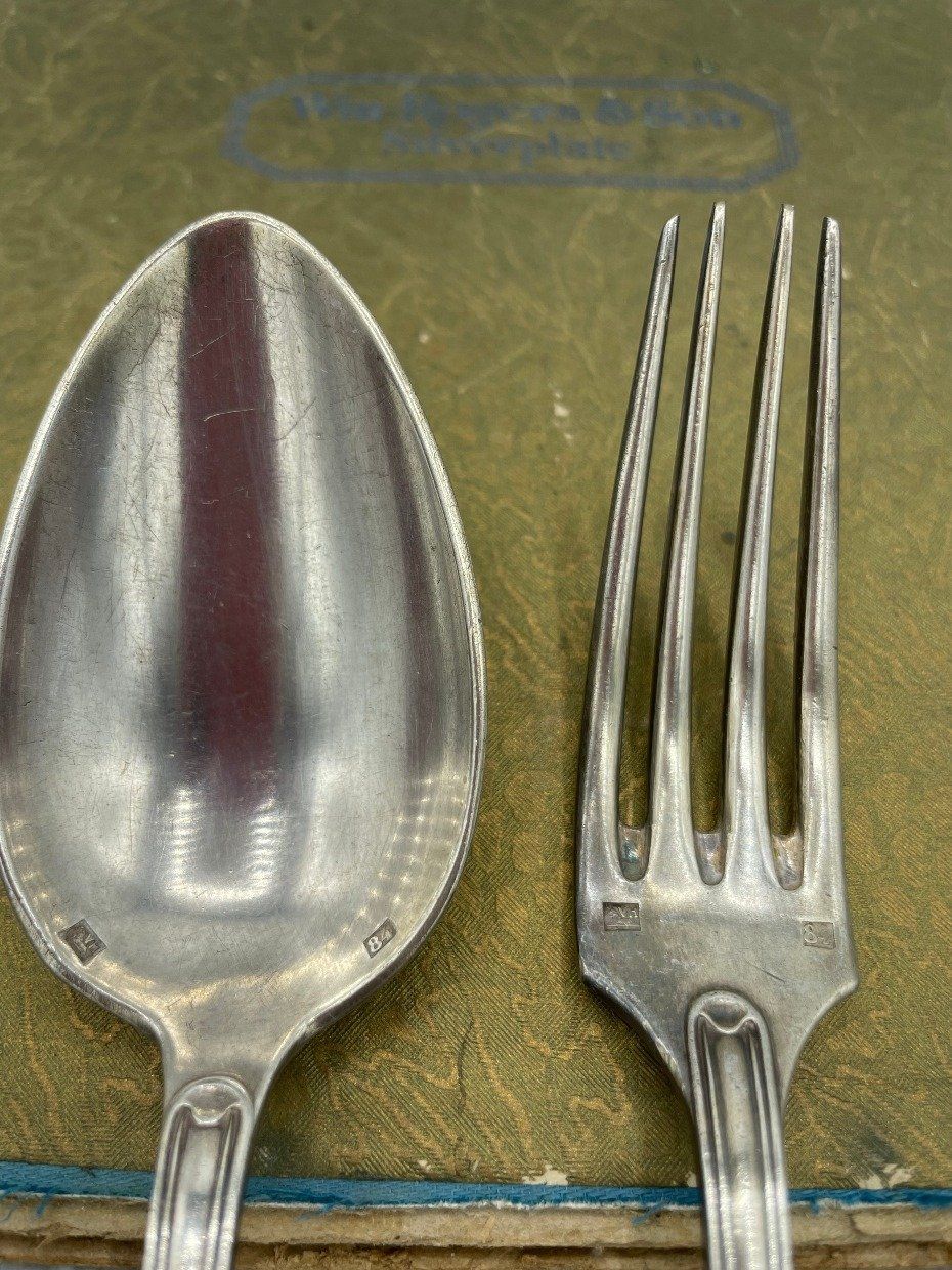 Set of 8 Weighty Antique Fiddle Back Silver Plated Colossal Fork + Spoon 3