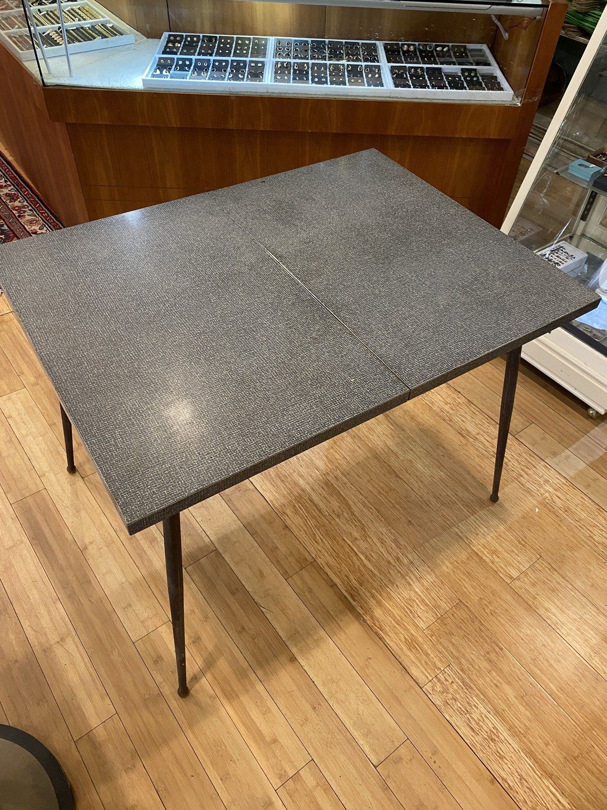 Retro Vintage Lanimated Formica Style Kitchen Table w Leaf