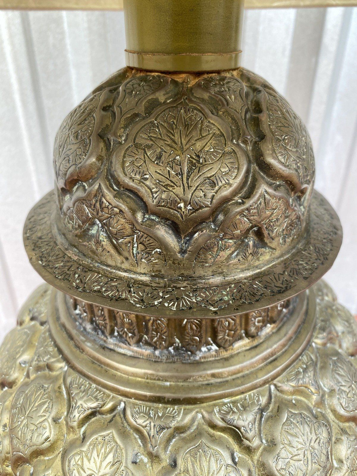 Large MCM Brass Quatrefoil Footed Urn Lamp w Big Ol' Shade 5