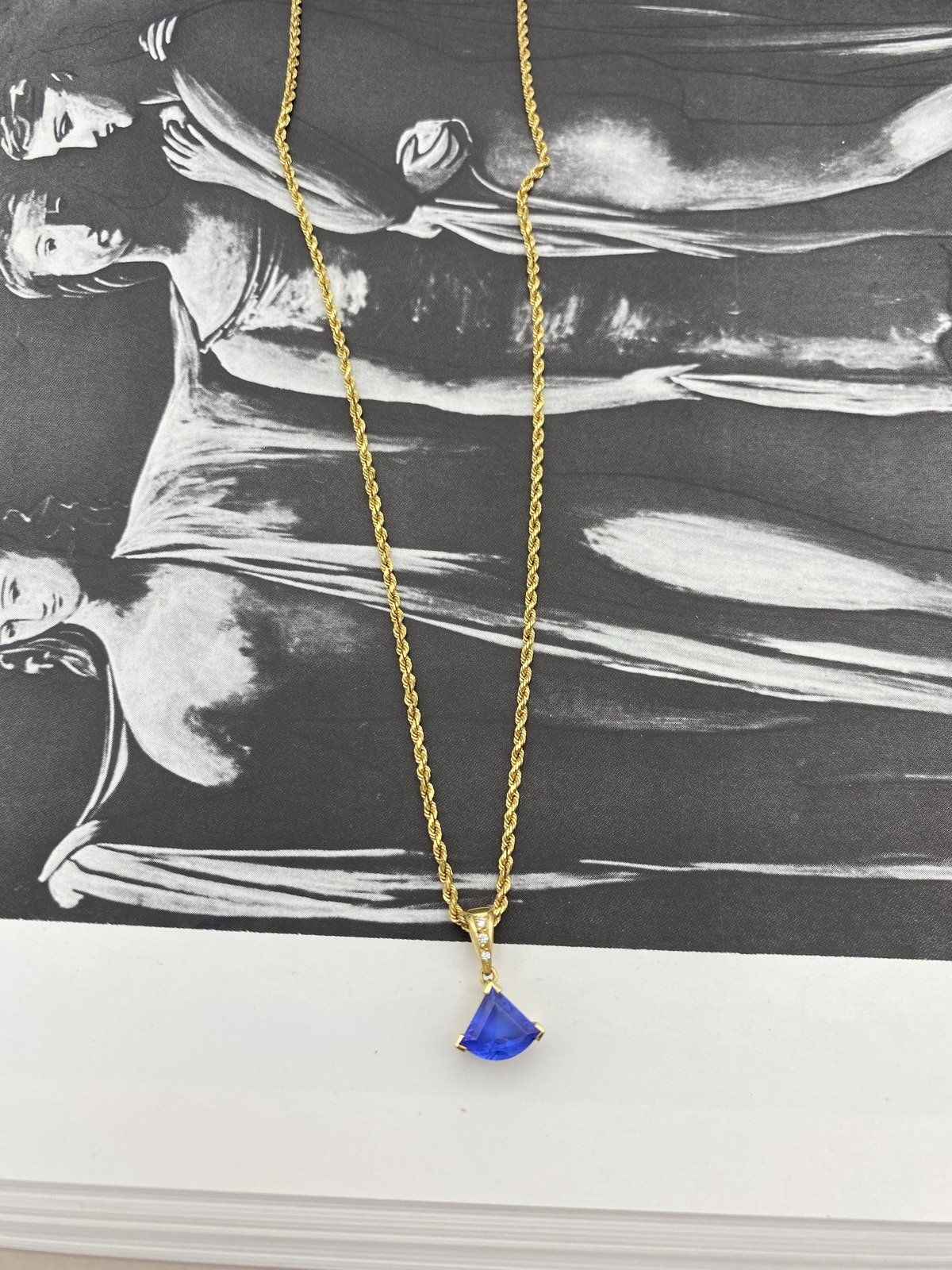 18k Gold Natural Blue Tanzanite Round Trillion 18L Drop Necklace w Diamond Bail Details 3