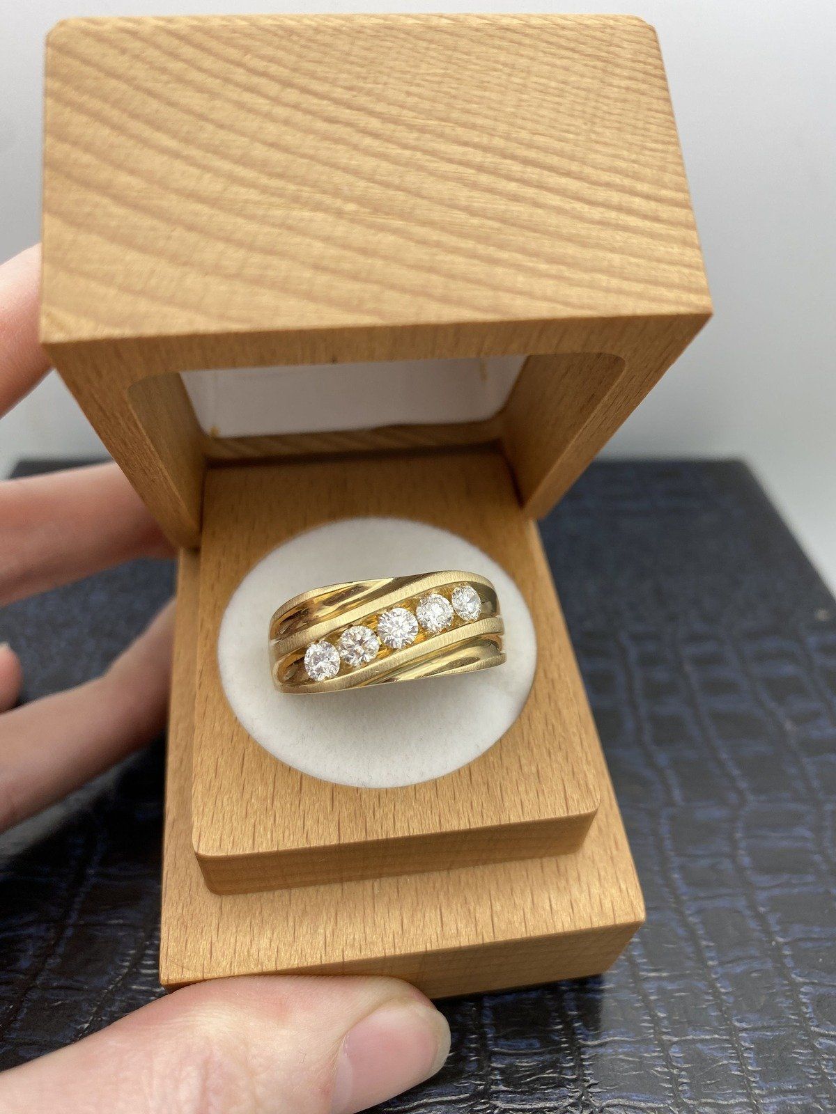 Men's Fancy 14k Gold Brushed Wave Carved 1ctw Diamond Ring Band 2