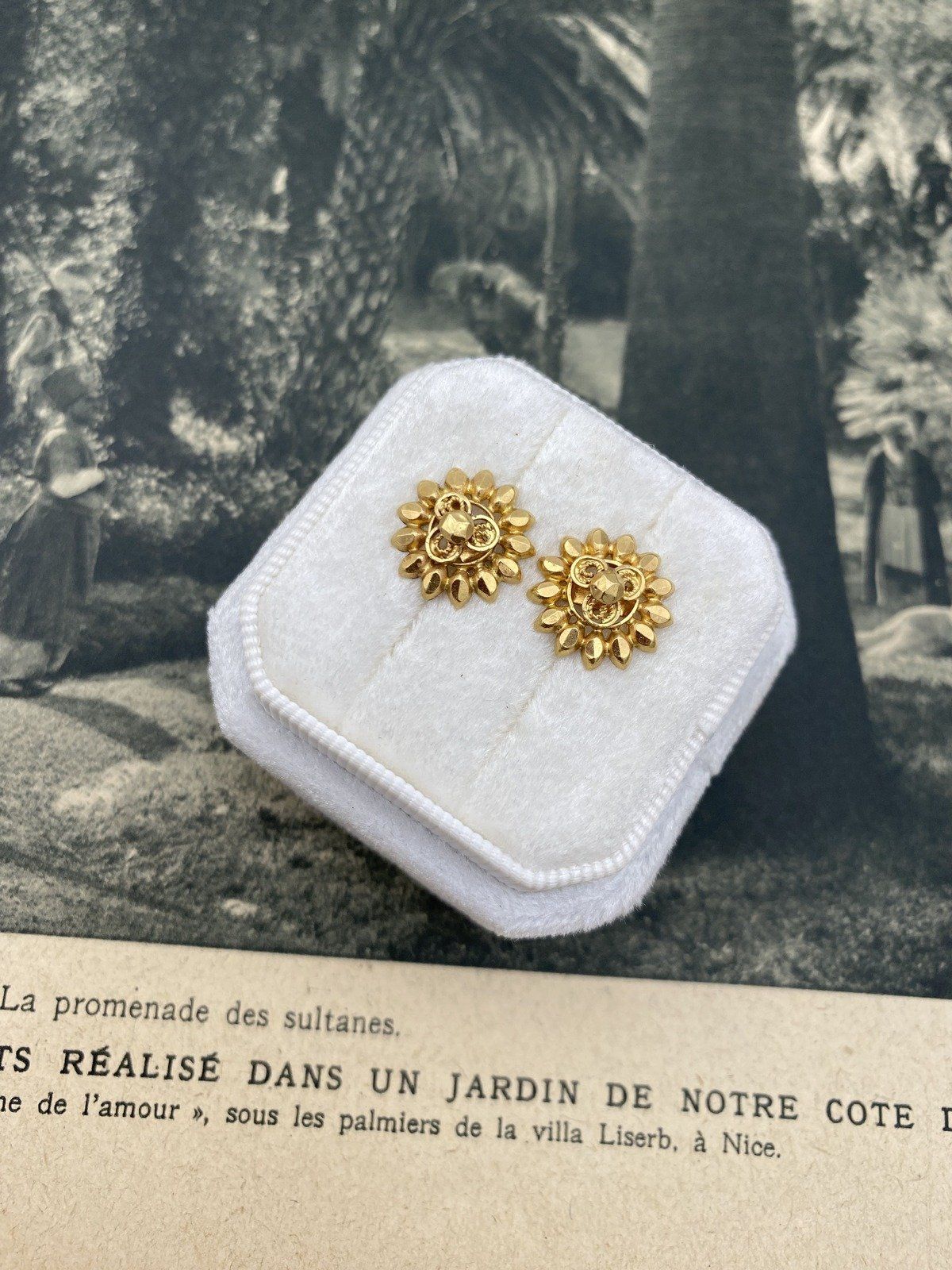 18k Gold Eastern Ornamental Stud Earrings 2