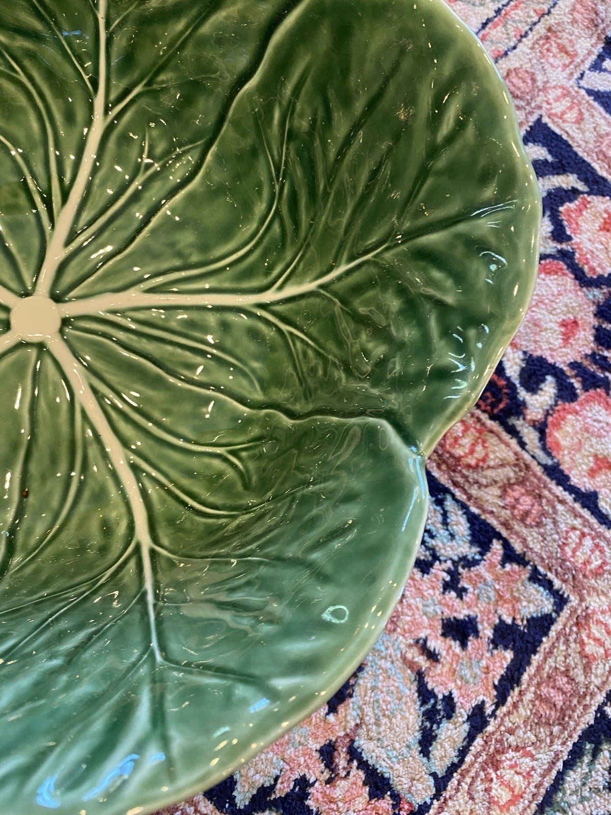 Large Natural Edge Bordallo Pinheiro Ceramic Majolica Fruit/Centerpiece Bowl 13 4