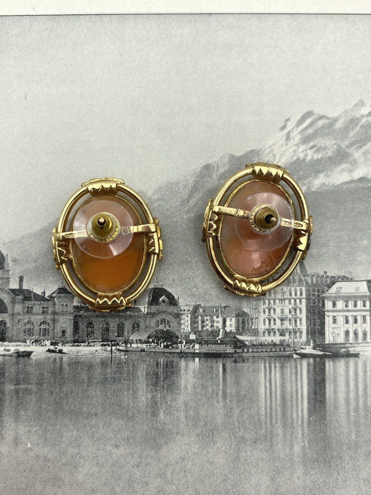 Vintage 14k Gold 1 Shell Carved Cameo Portrait Stud Earrings w Artly Molded Bezels 2