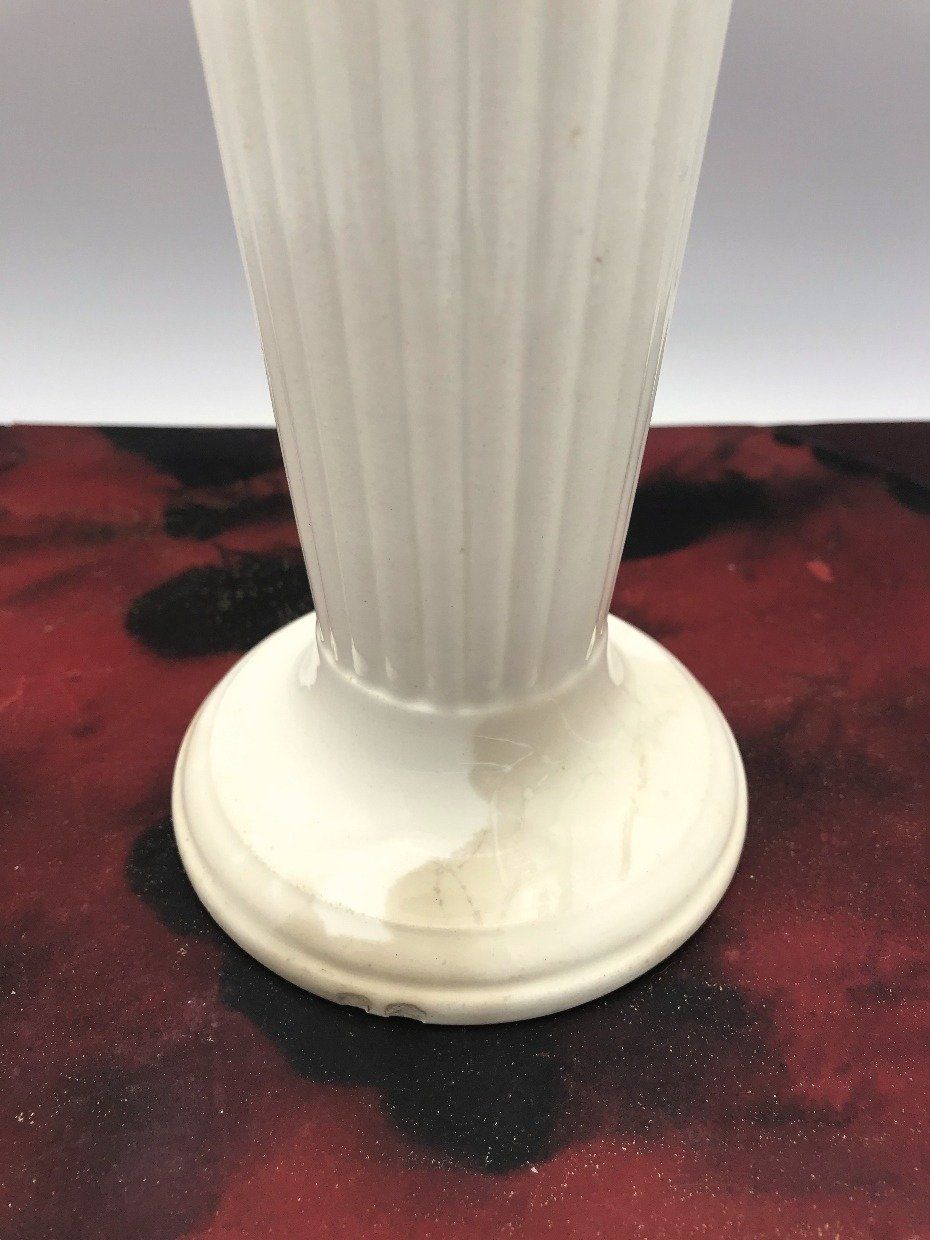 Wedgewood Embossed Queensware Pink Ribbon Garland Vase 3