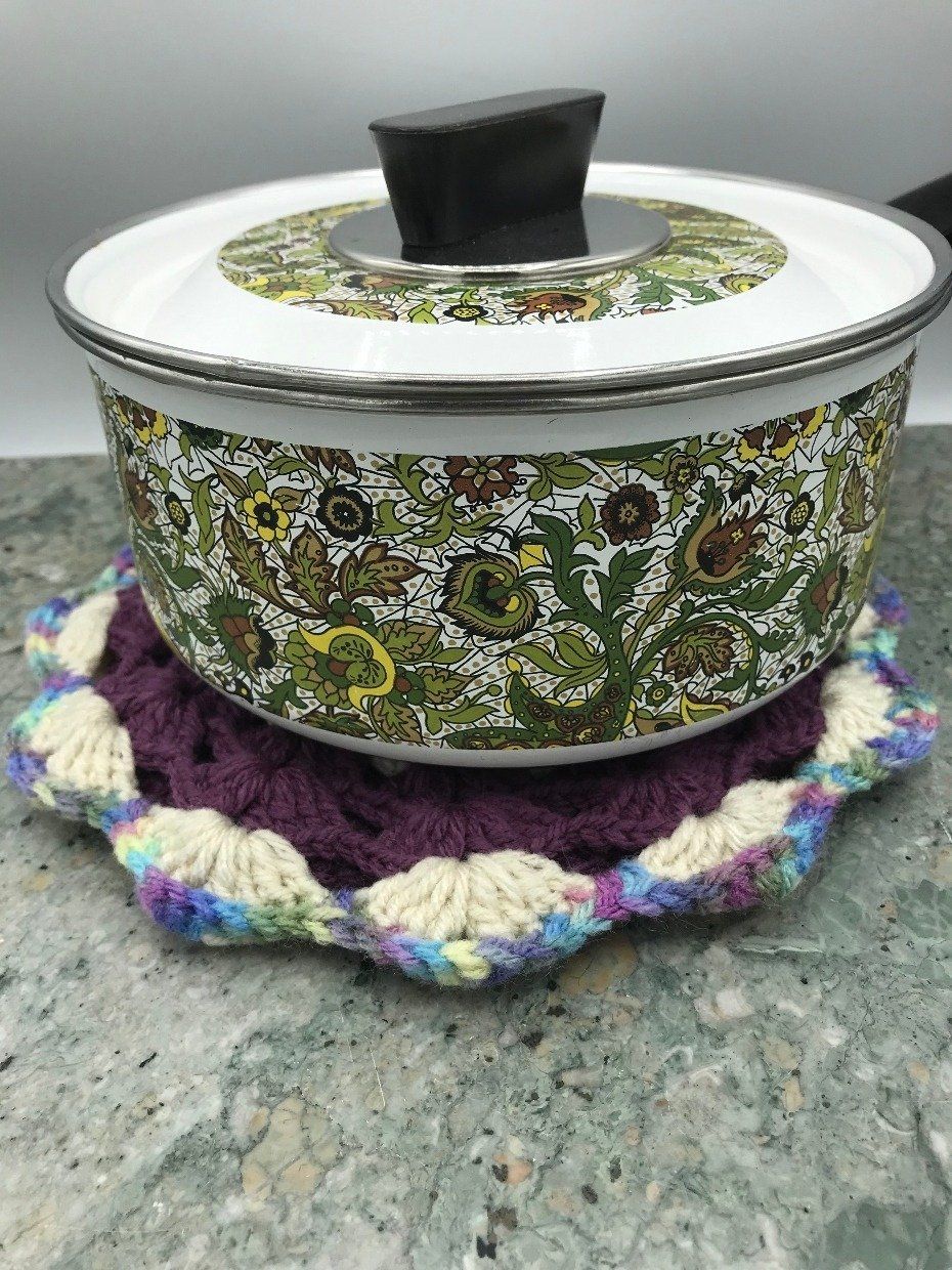 Vintage Hand Knit Purple Pinwheel Pot Holder Trivet 3