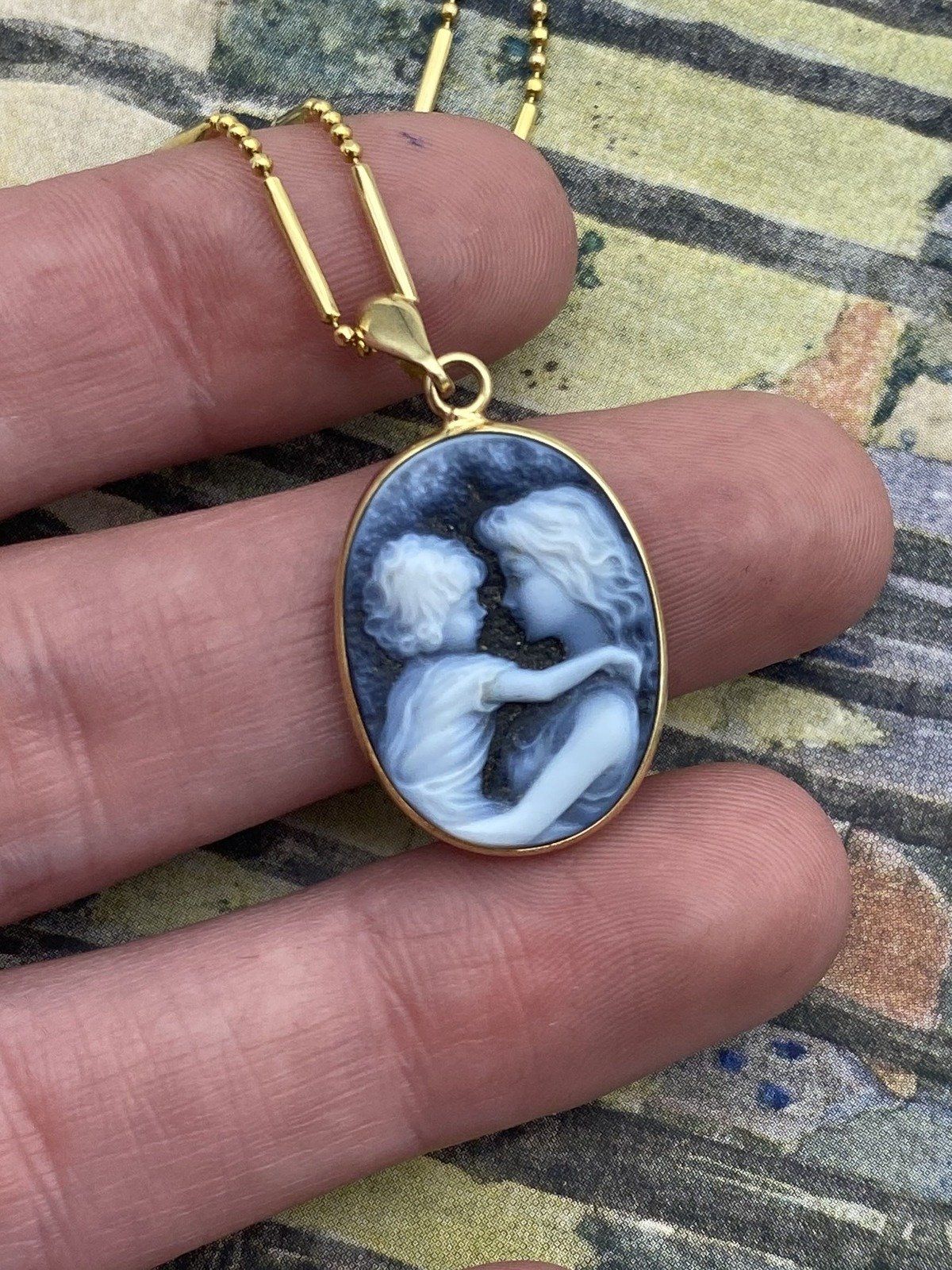 Vintage 14k Gold B&W Mother + Child Cameo Necklace w Bead + Barrel Beverly Hills Gold 16L Chain #3013 3