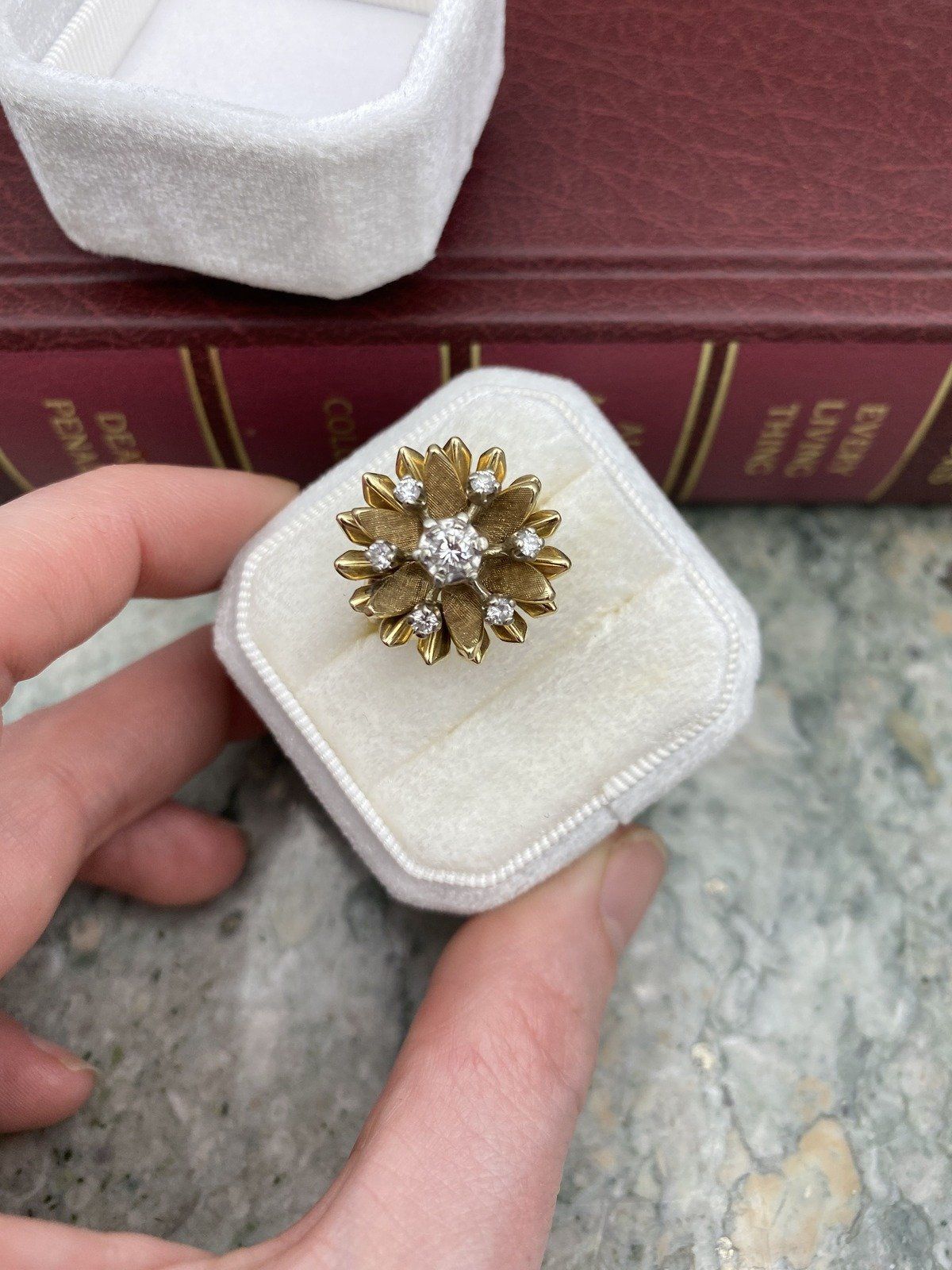 14k Gold Vintage Mid Century c.1950/60s Daisy Diamond Stamen Burst Ring 2