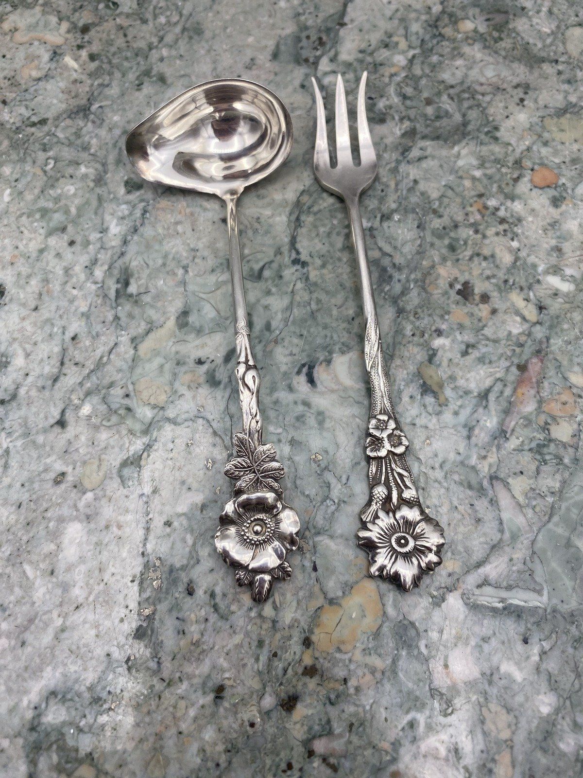 Silver Plated Reed & Barton 2pc Floral Figural Specialty Serving Utensils