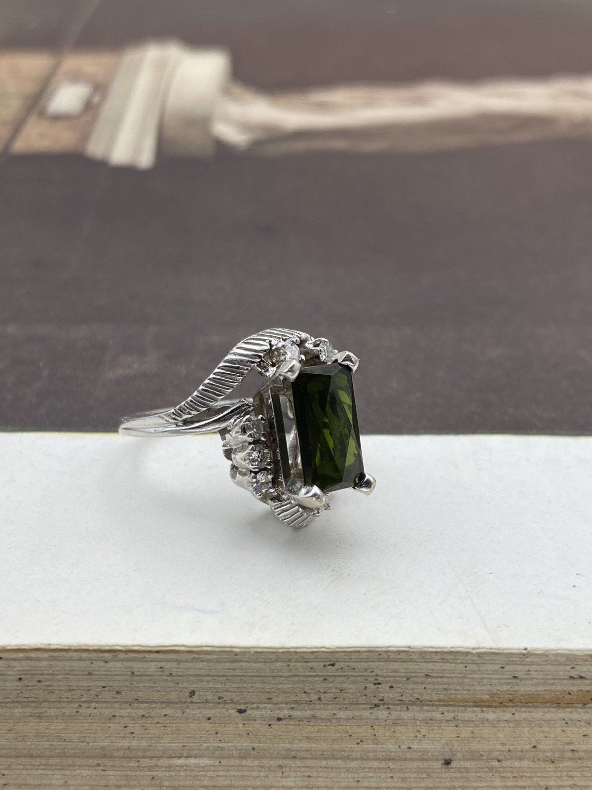 Stunning 14k White Emerald Cut Green Tourmaline + Diamond Frond Vitnage Cocktail Ring 3